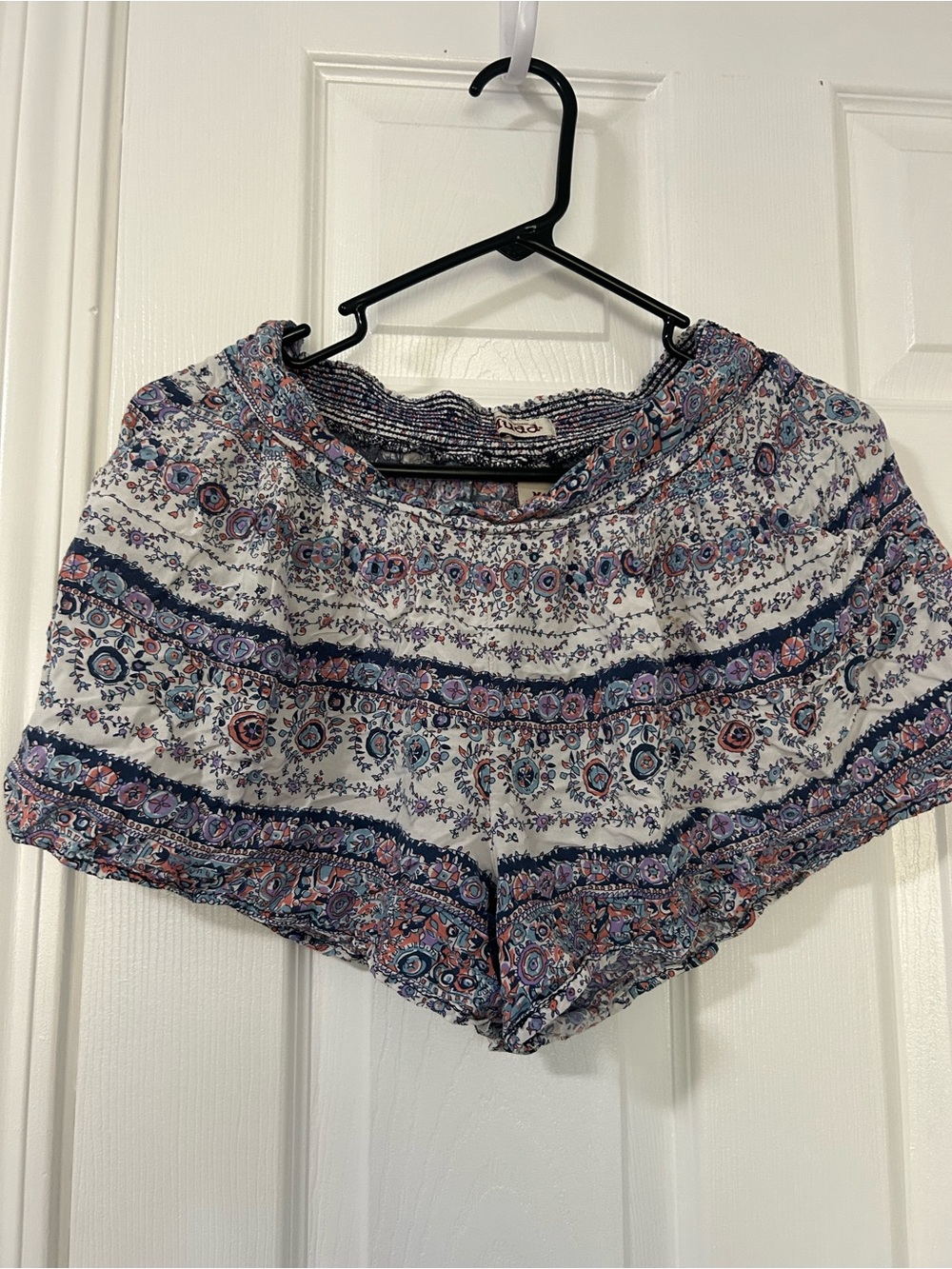 Mudd White Floral Print Elastic-Waist Athletic Shorts with Navy and Pink Accents